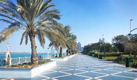 2 Self-Guided Walking Tours in Abu Dhabi, United Arab Emirates + Maps