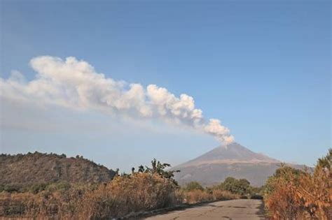 La Jornada Activan el Plan Operativo Volcán Popocatépetl ante caída