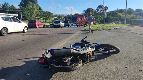 Motociclista Tem Cabe A Esmagada E Morre Ap S Ser Atropelado Por