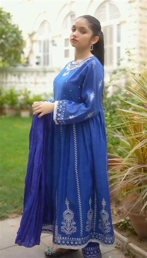 Pin by 𝑺𝒉𝒂𝒃𝒚 on Aina Asif in 2024 Simple pakistani dresses