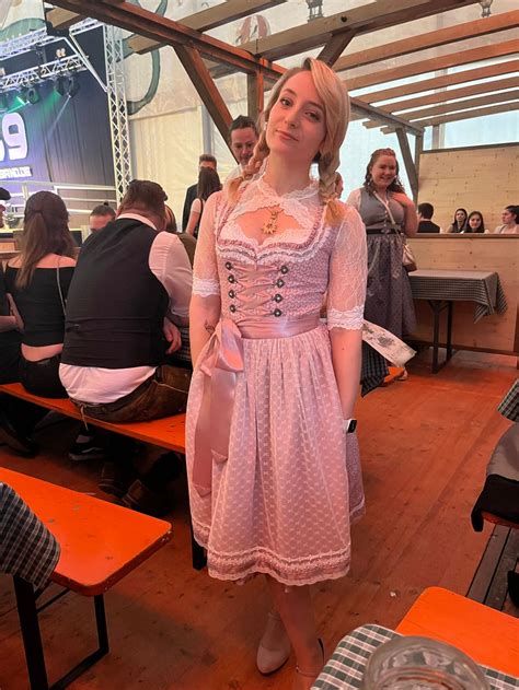 Tz Wiesn Madl 2023 Kandidatin Sisi 30 Aus Erding