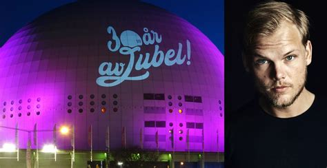 Fans are gathering outside Avicii Arena for tonight's big show 1