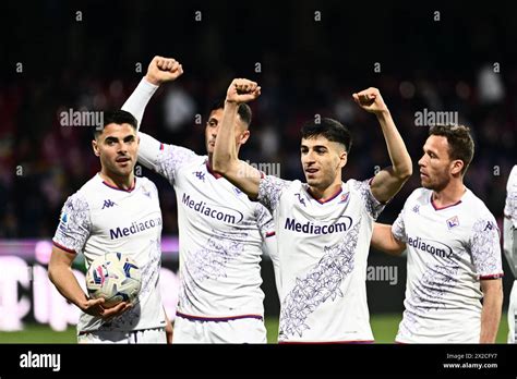 Salerno Italy 21st Apr 2024 ACF Fiorentina Players Celebrate The