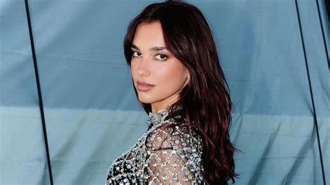 Dua Lipa Celebra Su Cumplea Os Con Bikini Extra Brillante Y Muy Seductor Glamour