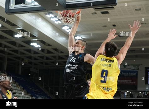 Baloncesto Dolomiti Hi Res Stock Photography And Images Alamy