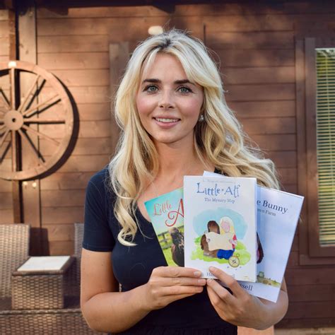Hannah Russell Best Selling Author - Reflecting back on my trip with