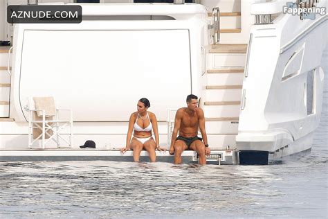 Georgina Rodriguez Sexy Seen With Cristiano Ronaldo Showing Off Her Hot Bikini Body At A Beach
