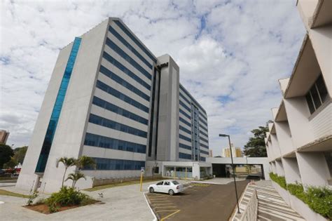 Fachada Do Prédio Do Curso De Medicina De Bauru Foto Marcos Santos