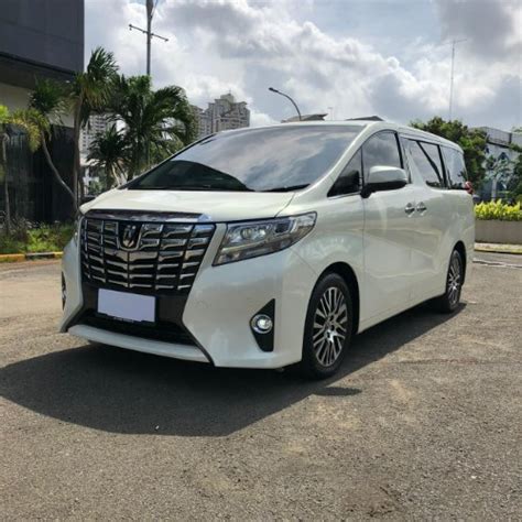 Focus Motor Group Toyota Alphard G Atpm White On Beige