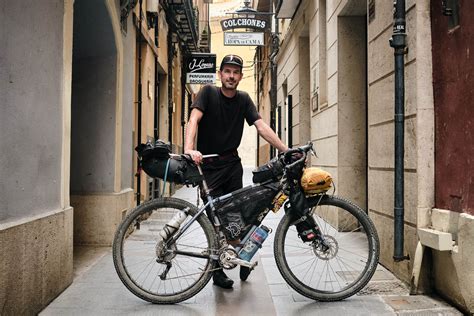 Reader's Rig: Daniel's Singular Swift - BIKEPACKING.com