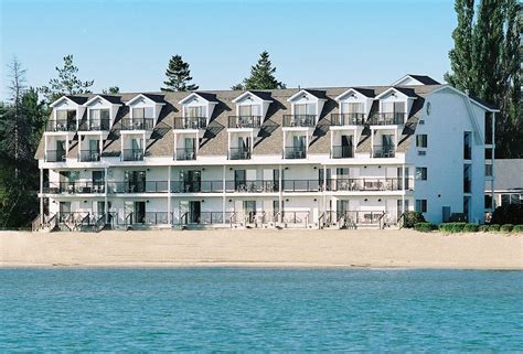 Mackinaw City Hotels: Compare Mackinaw City Hotels