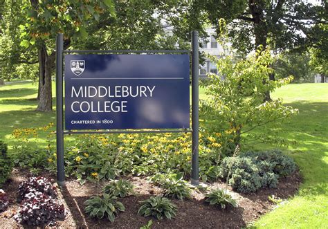 Middlebury College Notable Alumni – CollegeLearners.com