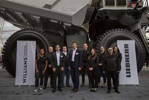 Williams Advanced Engineering WAE Et Liebherr Travaillent Ensemble