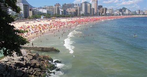 G Banhistas E Foli Es Lotam As Praias Neste Domingo De Sol E Calor