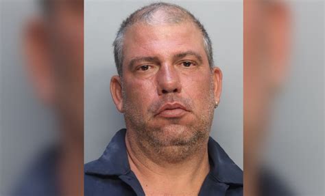 Cubano Detenido En Hialeah Por Irrumpir En La Casa De Su Exnovia Para