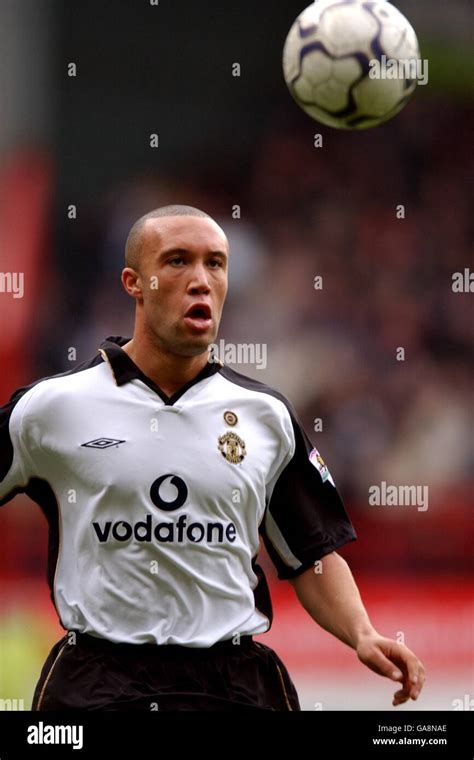 Manchester Uniteds Mikael Silvestre Hi Res Stock Photography And Images