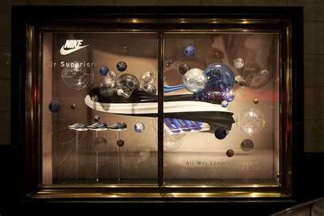 Nike Retail Window Display Sports Shoe Display Air Max Lunar 1 Air