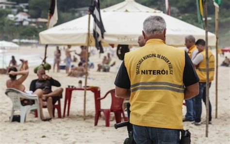 Fiscalização e conscientização acontecem nas praias no fim de semana