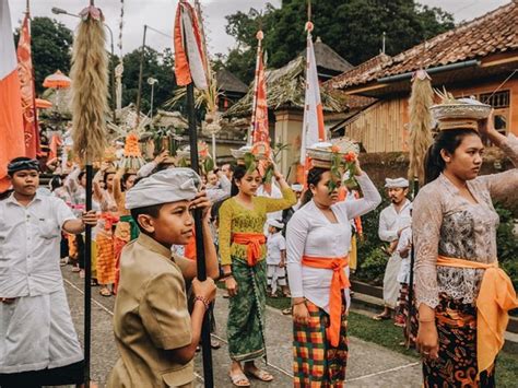 Pakaian Adat Bali Yang Unik Dan Penuh Makna