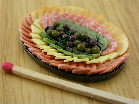 Миниатюрная еда Шея Аарона