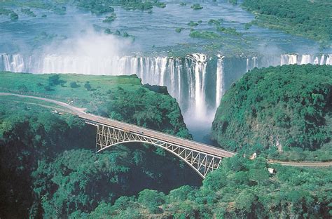 Zimbabwe announces US$20 million stimulus package for tourism sector