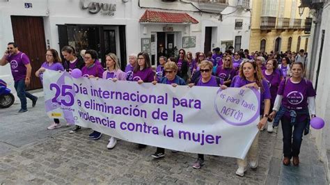 Tarifa Reivindica El Fin De La Violencia De Género Con Una Marcha Y La