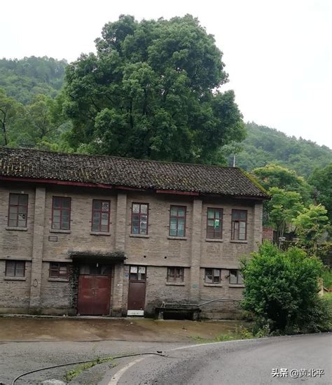 重慶萬盛經開區興無廠隱藏在深山30年，主要生產高射炮榴彈炮配件 每日頭條