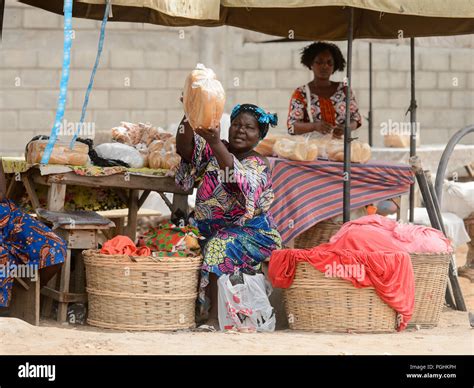 Lom Togo Jan La Mujer Togolesa No Identificado En La