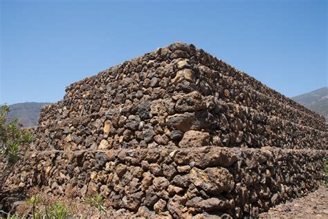 CatWithGeologists On Twitter Today For VolcanoThursday If You Visit