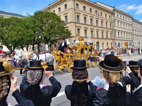 Griabinga Beim Trachten Und Sch Tzenzug Zum Oktoberfest Mit Dabei