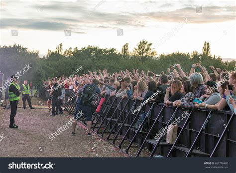 14,758 Sécurité Concert Images, Stock Photos & Vectors | Shutterstock