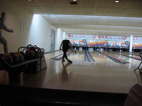 Rowans Bowling, Finsbury Park | Jamboshoeshine's Blog