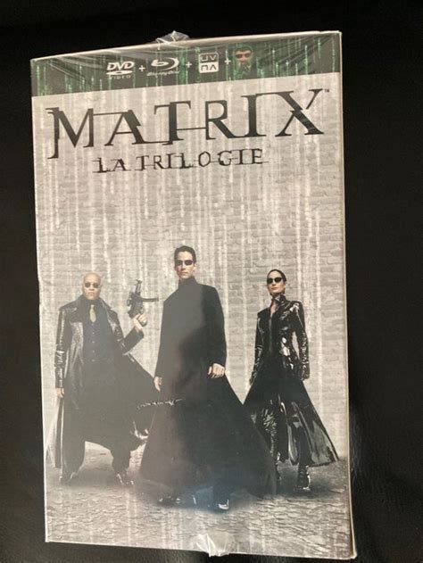 Coffret Matrix 3 films Combo Blu ray DVD Figurine Néo Kaufen auf