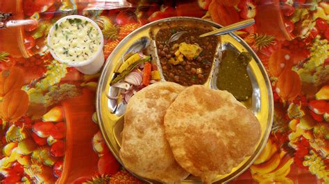 11 Traditional Pakistani Dishes to Try: Legend of Delhi Chole Bhature