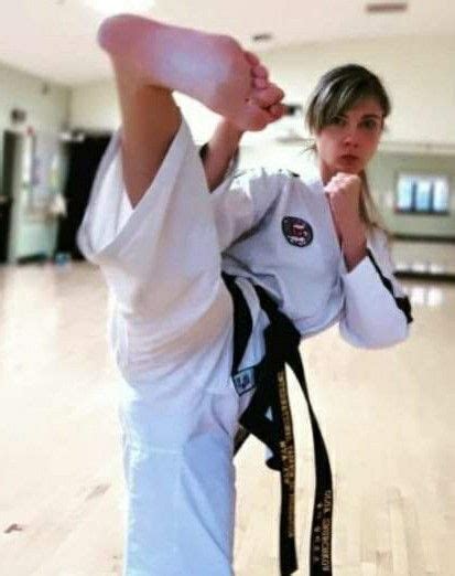 Pin By Ivanov Vivas On Martial Arts Women Karate Martial Arts Women