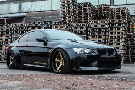 Bmw M3 E92 Mit Liberty Walk Paket Monster E92 Platzt Fast Aus Allen Nähten Bmw Bmw M3 Bmw