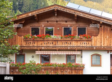 Traditional austrian house hi-res stock photography and images - Alamy