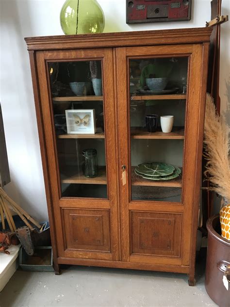 Antieke Oude Kast Met Glazen Deuren Vintage Meubels Meubels Servieskast