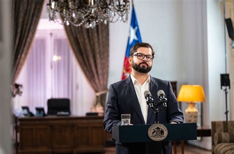 Comité Político Y Líderes De Partidos Oficialistas Se Reúnen En La Moneda Con Presidente Boric