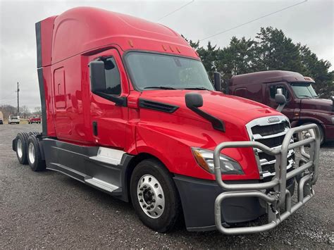 2021 Freightliner Cascadia 126 Sleeper Semi Truck 72 Raised Roof