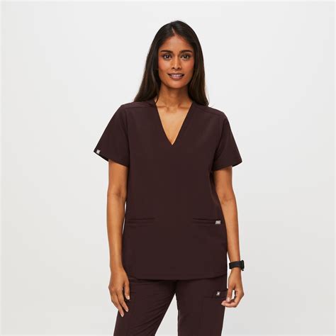 Women S Casma Three Pocket Scrub Top™ · Figs