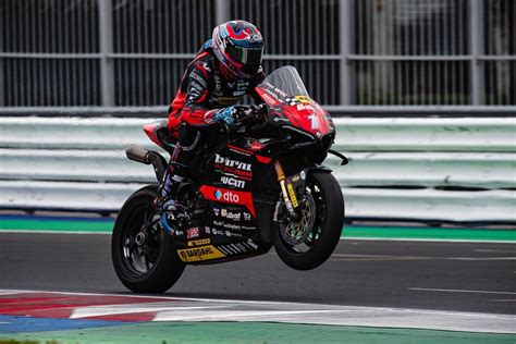 Civ Gp Di Misano Le Gare Della Domenica Pirro Torna A