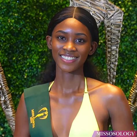 Thí sinh Hoa hậu Trái Đất mặc bikini thi mặt mộc