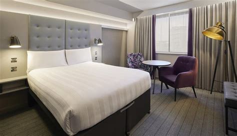 Solihull Town Centre Hotels | Book Cheap Hotels In Solihull | Premier Inn