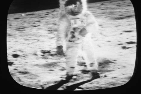 Mission Apollo 11 Racontez Votre Souvenir Des Premiers Pas Sur La Lune