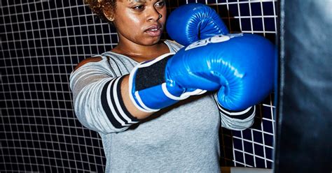 Best Womens Boxing Gloves For Training & Small Hands