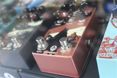 EFFECTS PEDALS