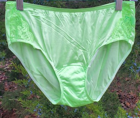 Shadowline Bikini Sissy Panty Lace M Green Citron Gem