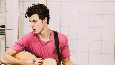 Shawn Mendes participará de un party watch para compartir con sus