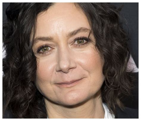 Who is Sara Gilbert married to now? Did Sara Gilbert give birth to any